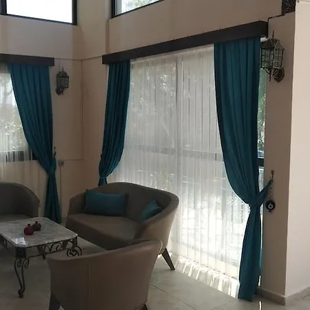 Baris Hotell 2*
