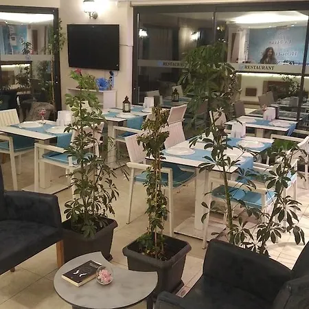 Baris Hotell 2*