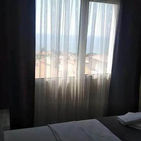 Baris Hotell 2*