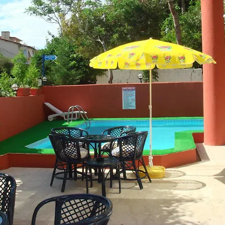 Baris Hotell 2*