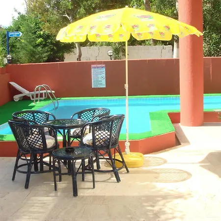 Baris Hotell 2*